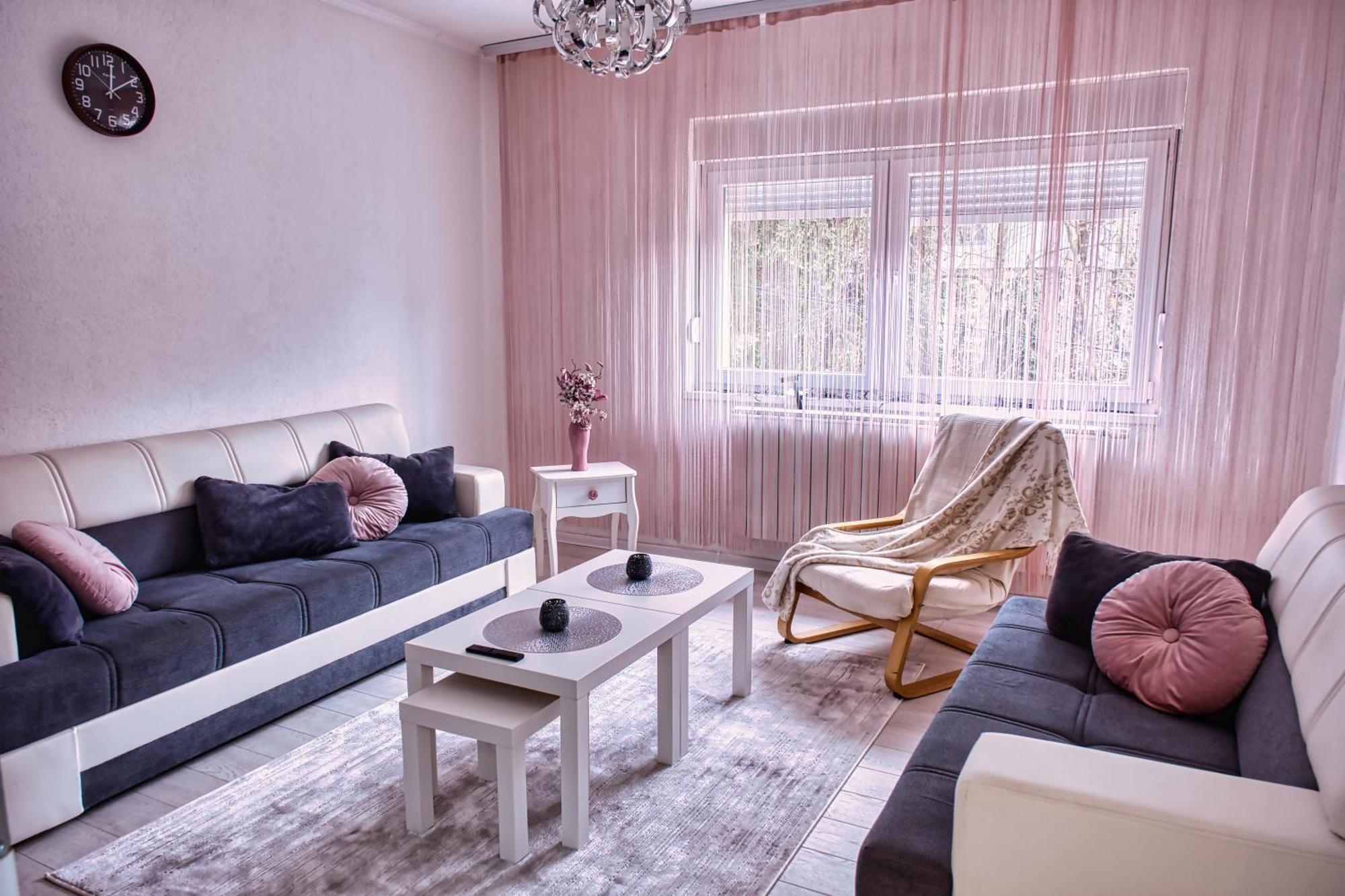 Alice's Dream With Free Garage Apartment SJJ