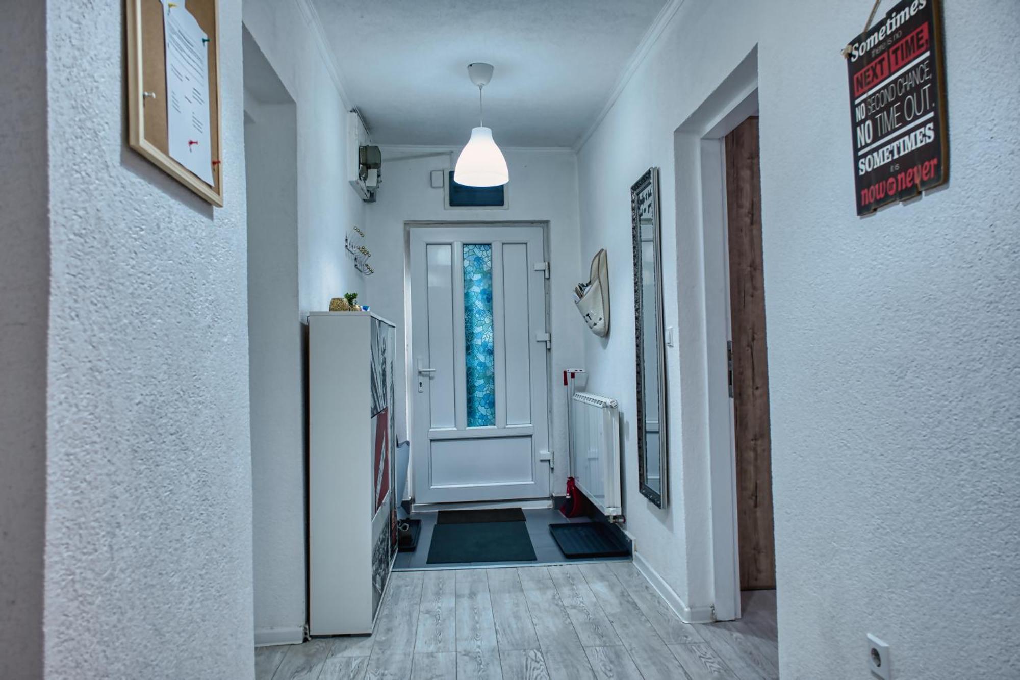 Alice's Dream With Free Garage Apartment